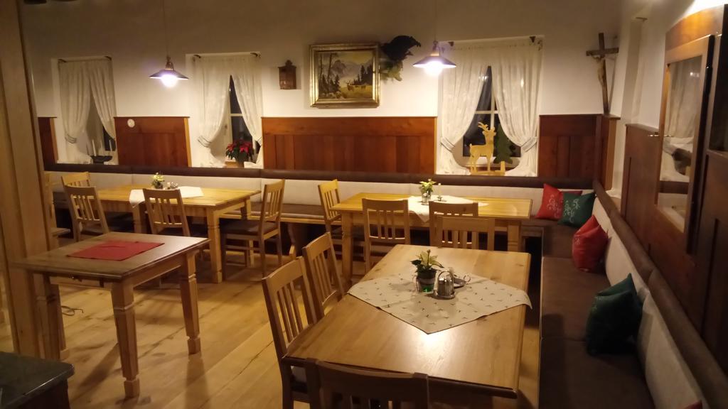 Gasthof Zauchenwirt บัดมิทแทร์นดอร์ฟ ภายนอก รูปภาพ